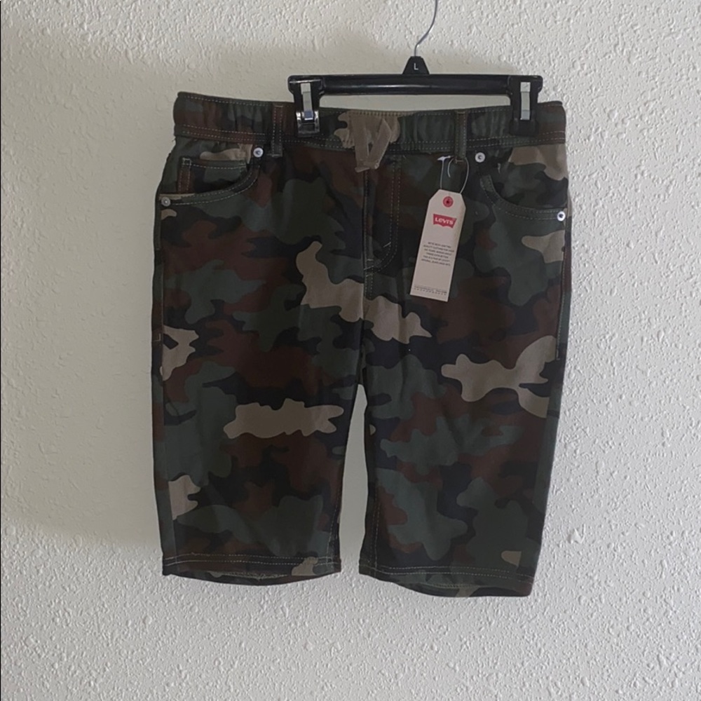Levi’s camouflage cotton shorts
